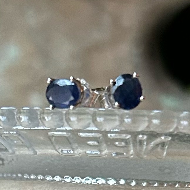 Natural Sapphires  Solid 14k